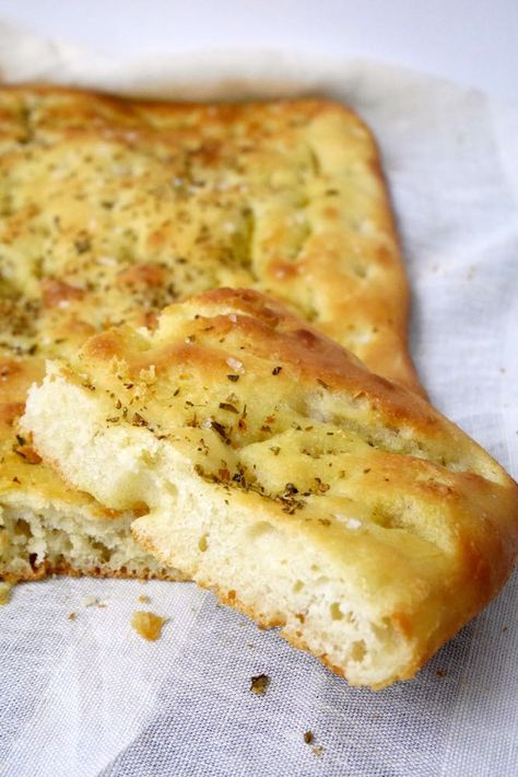 Focaccia bianca con origano (a fcazz p l' arin)