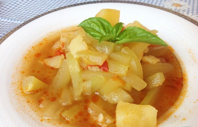 Cucuzza lunga con patate (c'cozz logn e patan)