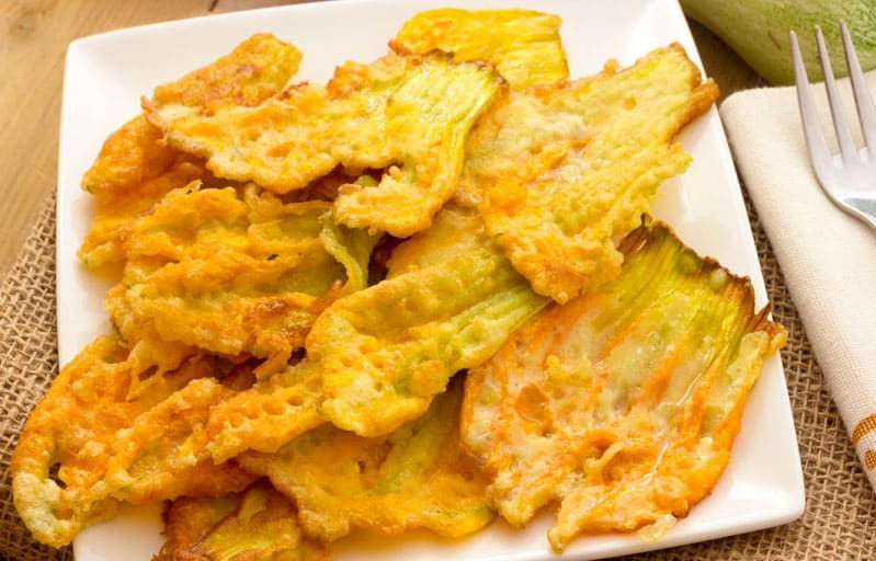 Fiori di zucca fritti (i fiur di c' cozz frett)