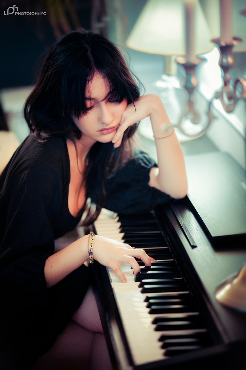 Portofoliu Amina Enzo - Actriță