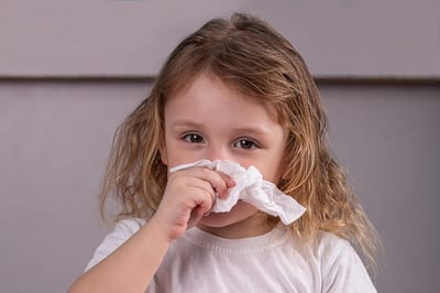 Як навчити дитину двох, трьох, чотирьох років сякатися?