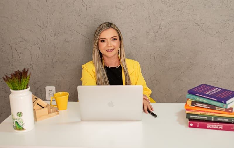 CONSULTA JURÍDICA e JUDICIALIZAÇÃO