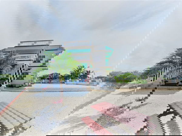 Moth Villa: View from the sea wall
