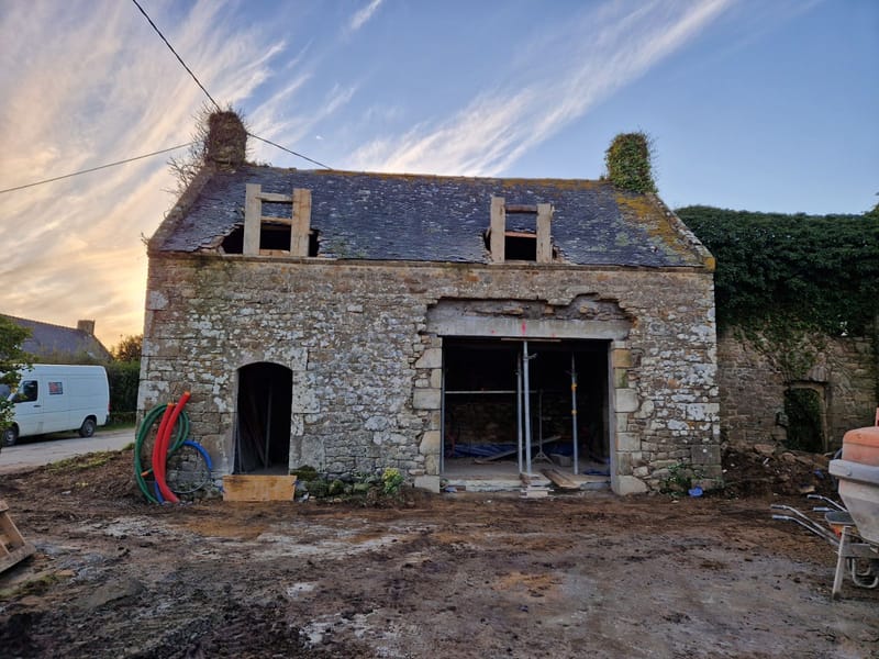 FRANGEMENT ET LUCARNE PIERRE