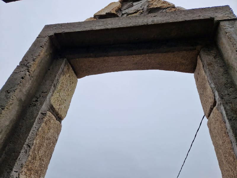 FRANGEMENT ET LUCARNE PIERRE