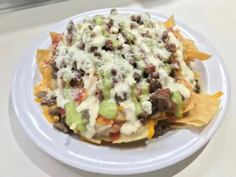 NACHOS CON CARNE