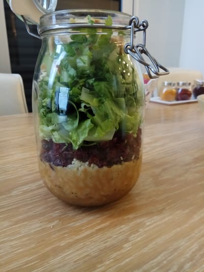 סלט הכל כלול בשכבות