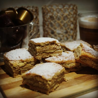 שכבות מרנג קפה