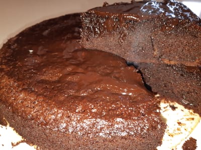 עוגת שוקולד עם קמח כוסמין נעמה קדוש