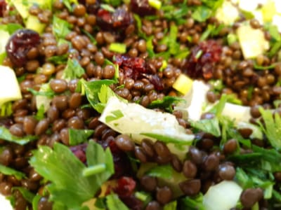 סלט עדשים שחורות ולימון