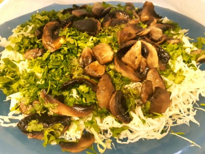 סלט כרוב ופטריות אסייתי