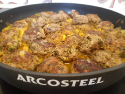 קציצות עם אננס ושקדים