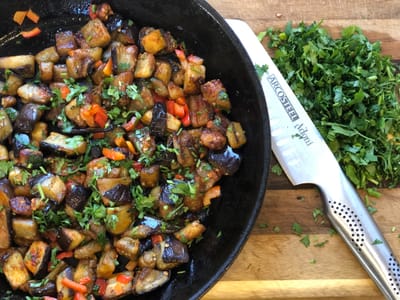 סלט חצילים וגמבה