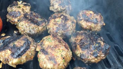 קציצות כבש על האש