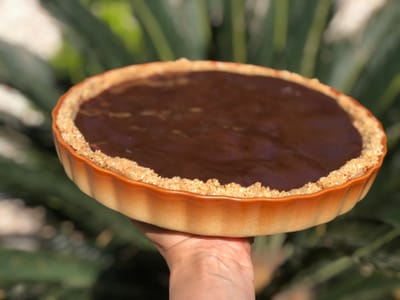 פאי שוקולד ללא אפיה
