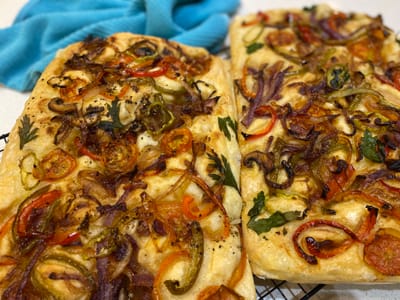 ירקות מוקפצים לפוקצה