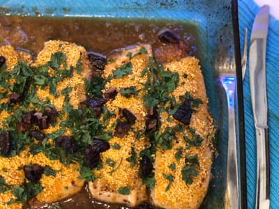 דג סלמון עם פרורי לחם ו פקאן חגיגי במיוחד