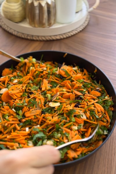 סלט גזר ושקדים