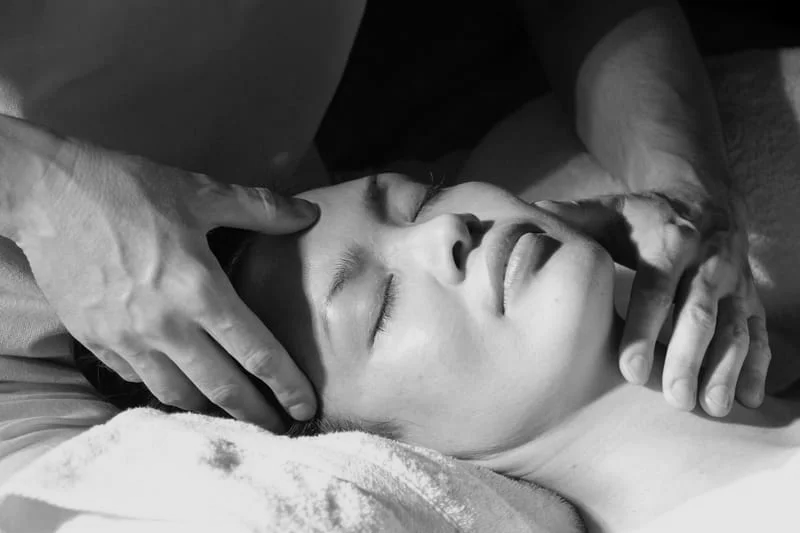 FACIAL MASSAGE