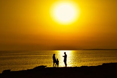 THIS EARTH AND THE HEAVENS // Diese Erde und die Himmel  image