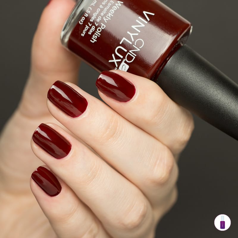 Maniküre mit Nagellack