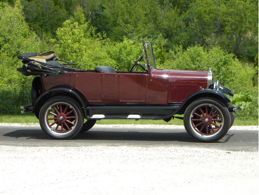 La première voiture à Landser.