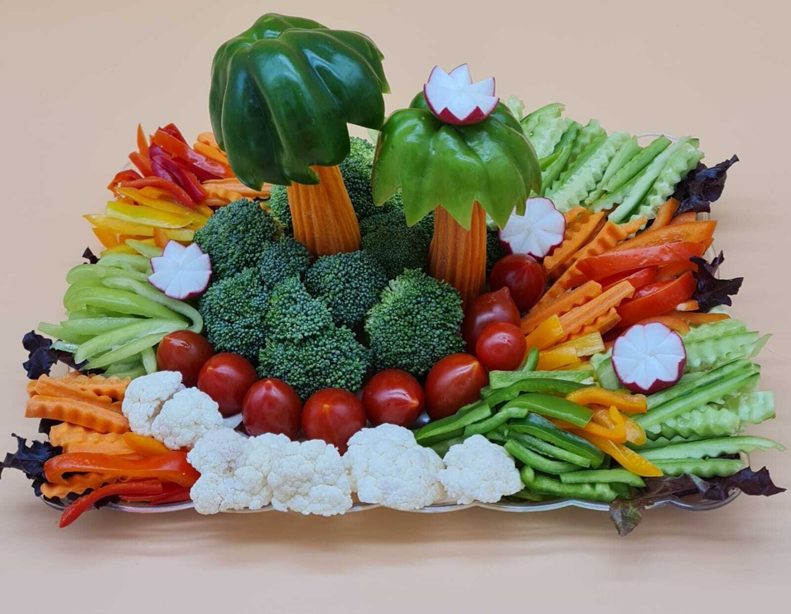 מגשי ירקות במגוון צבעים מעוצב והסטטי 