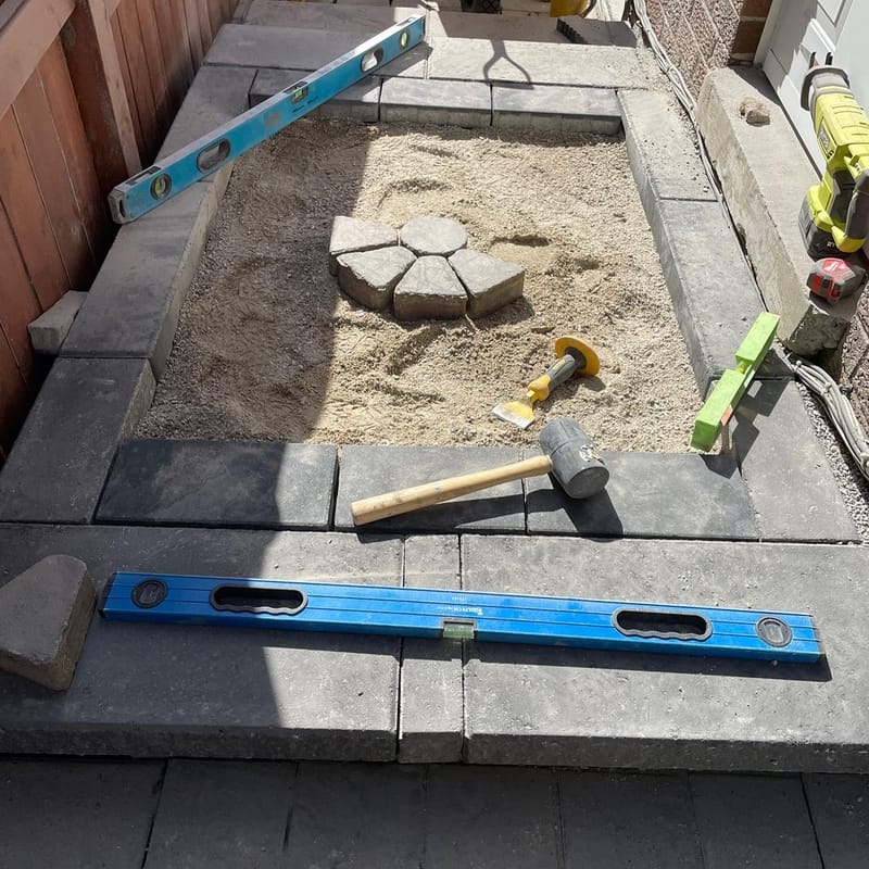 LANDSCAPING & INTERLOCK MAINTAINANCE SERVICES .