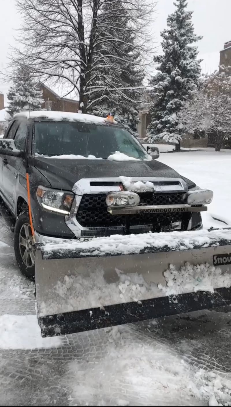 SNOW REMOVAL SERVICES .