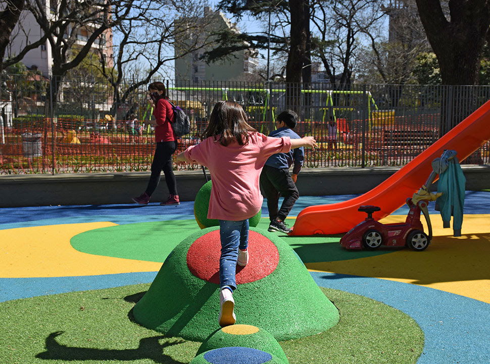 Plan de revision (y adecuación ) de la seguridad de los juegos infantiles y su entorno hecho por especialistas