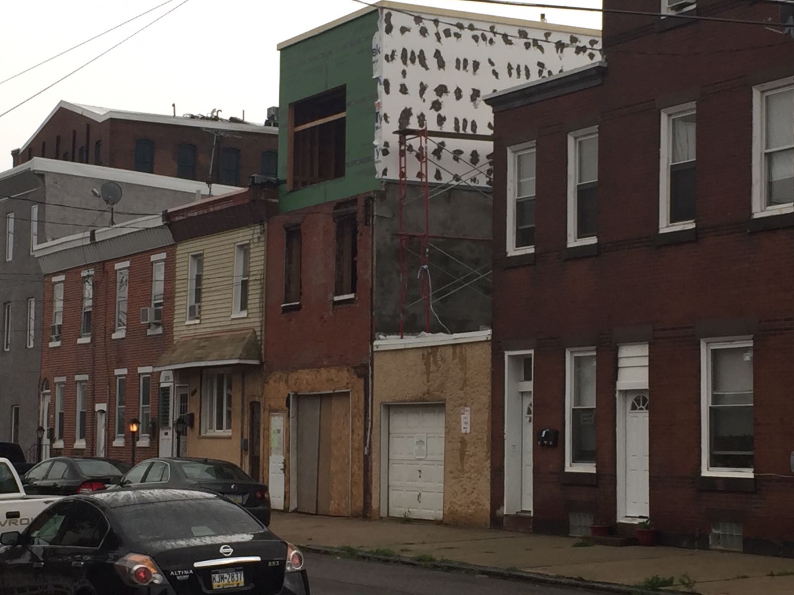 2209 E Huntingdon St