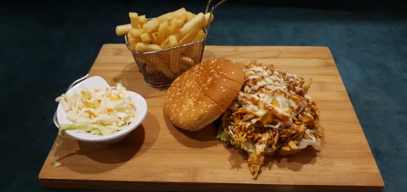 Pulled Chicken Burger