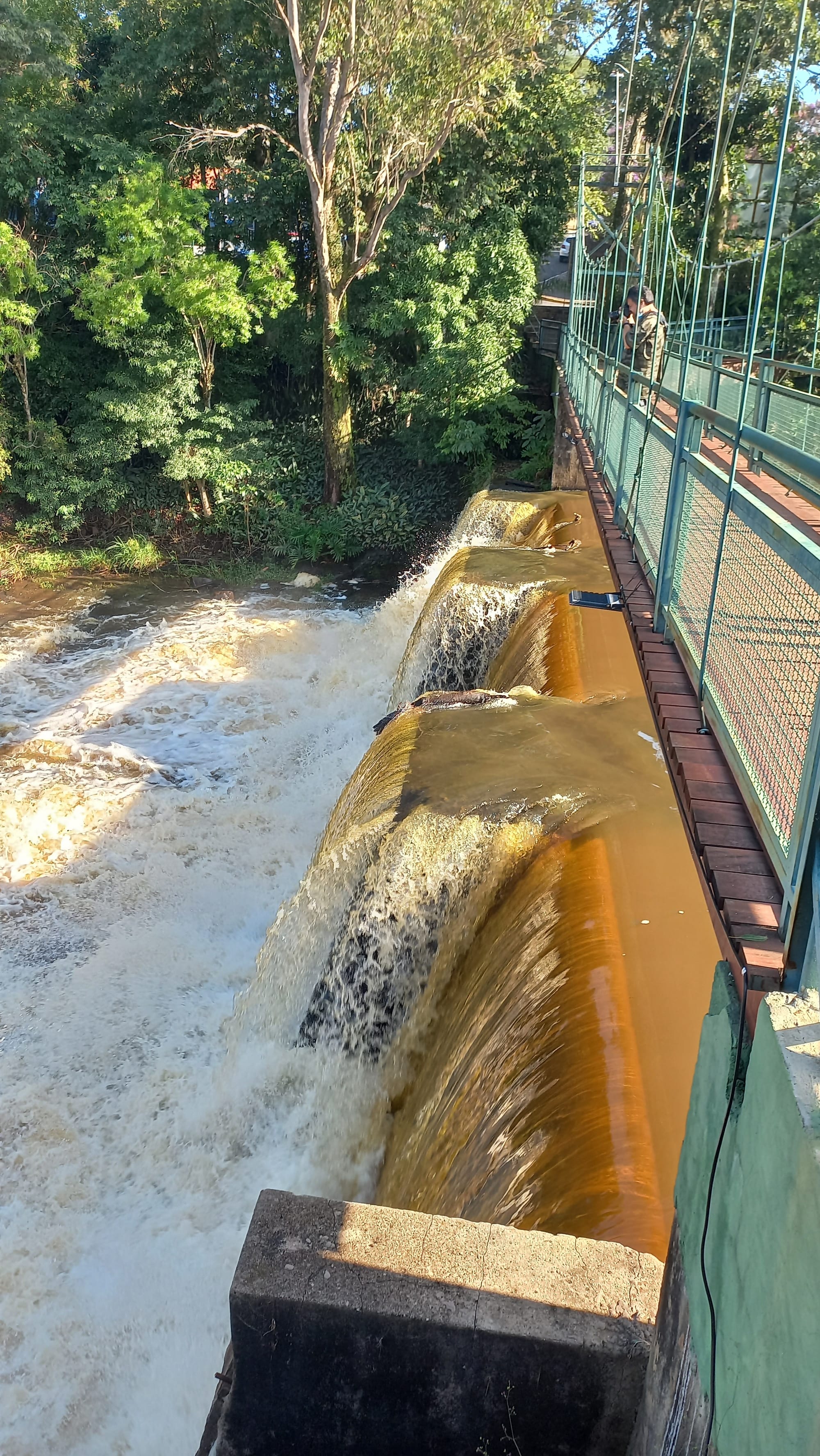 Ponte Pênsil - Parque dos Saltos