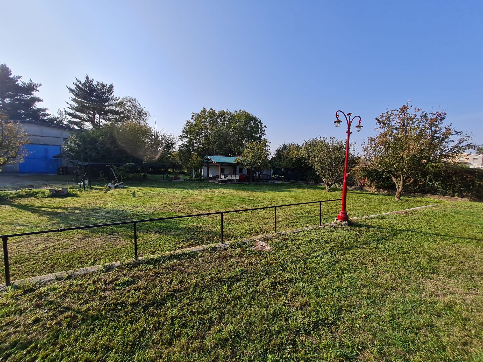 Capannone 856 mq, Abitazione 110 mq, Terreno 400 mq