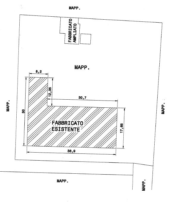 Capannone 856 mq, Abitazione 110 mq, Terreno 400 mq