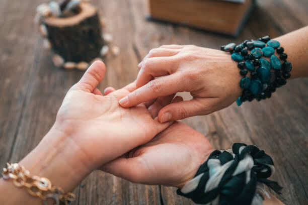 PSYCHIC AND PALM READING