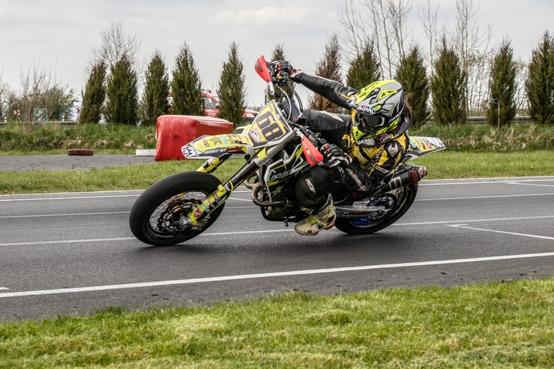 Nauč se s námi jezdit Supermoto