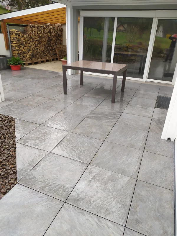 Dallage grès cérame, bac à plante palissades granit