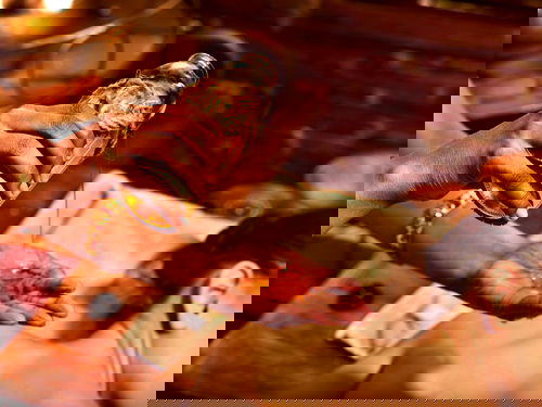 Le MASSAGE AYURVEDIQUE ABHYANGA. Tarif : 80 euros