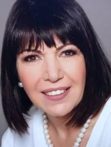 More about Dr Heather Henry-Lines