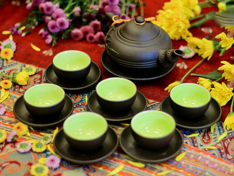 Bộ ấm trà tử sa Bát Tràng đắp tách lót