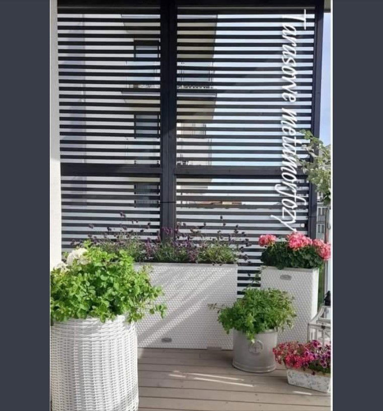 Wyroby stolarskie na indywidualne zamówienie.