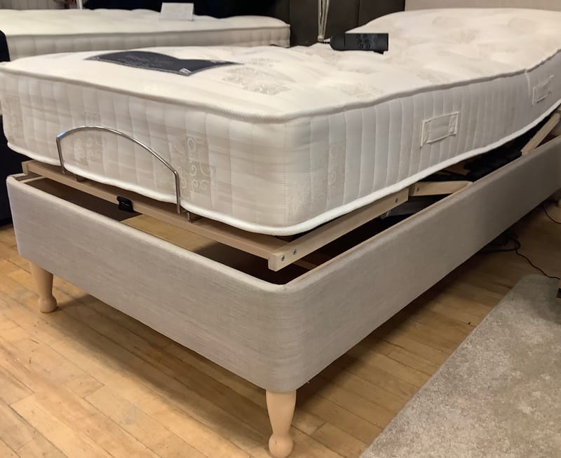 Electric adjustable bed