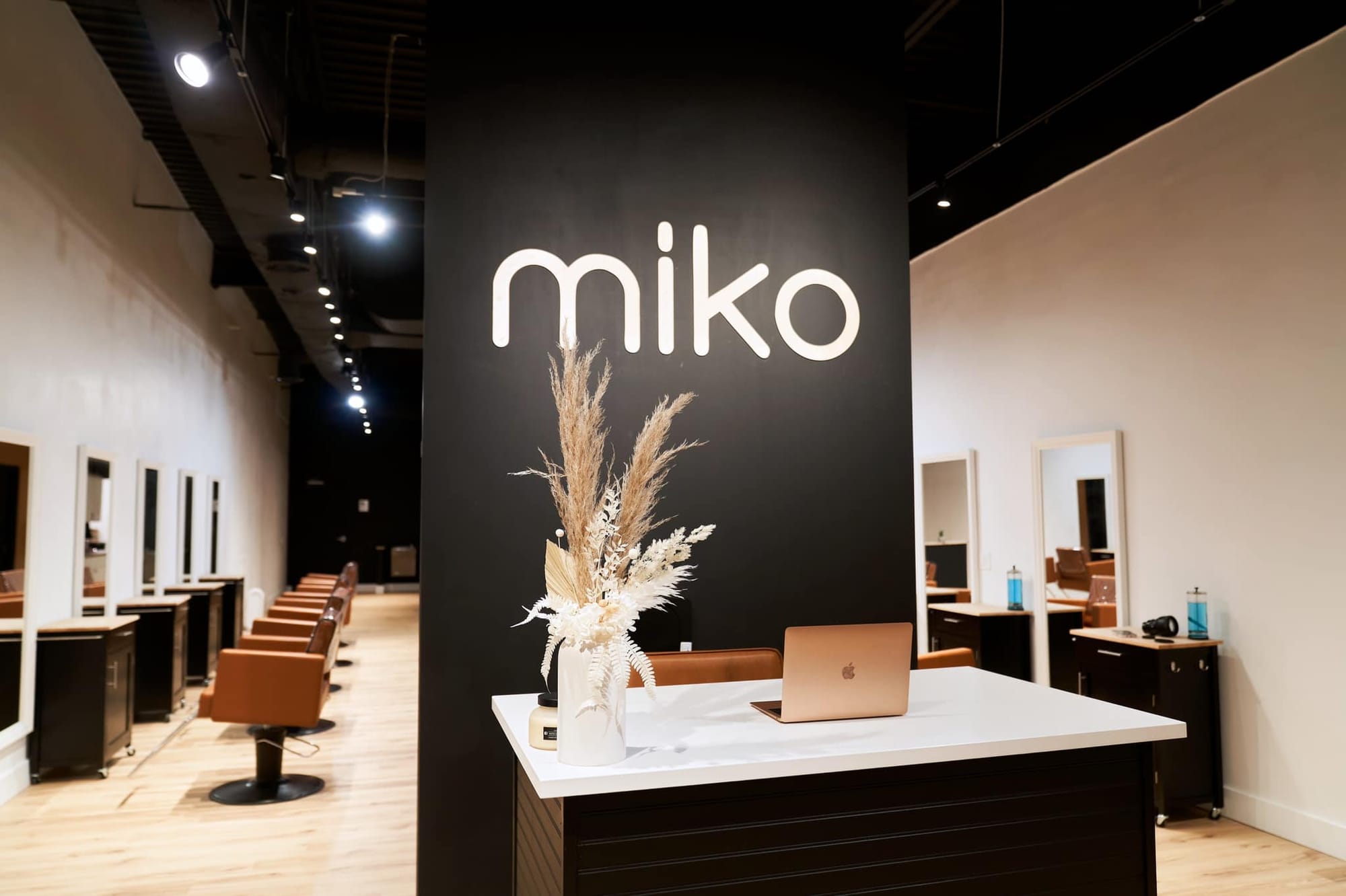 MIKOS SALON