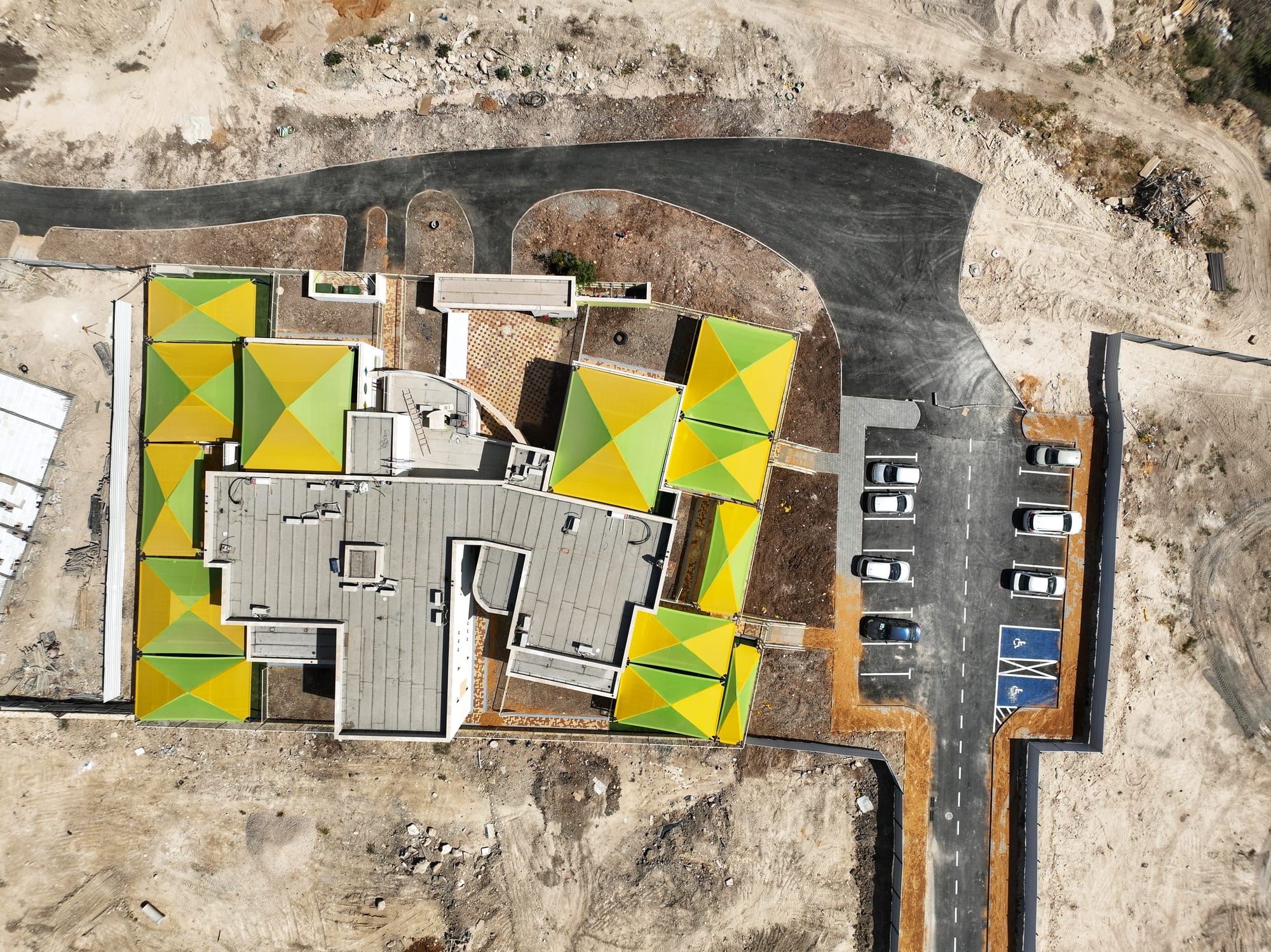 מבנים ואדריכלות 