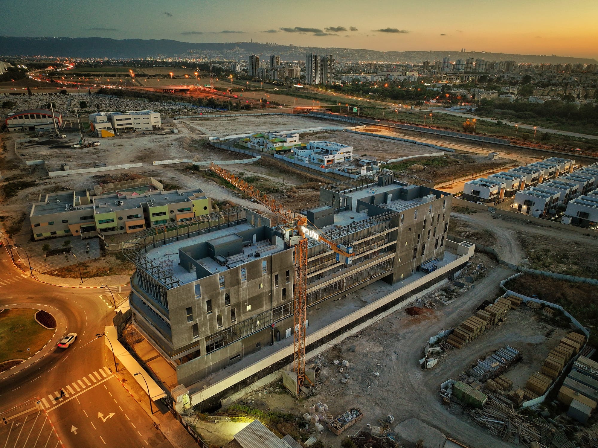 מבנים ואדריכלות 