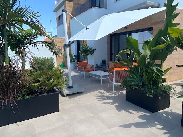 Woning, tuin en zwembad...