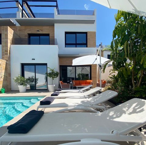 Woning, tuin en zwembad...