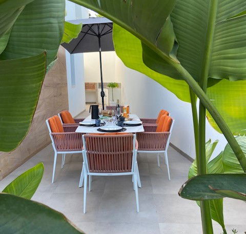 Woning, tuin en zwembad...