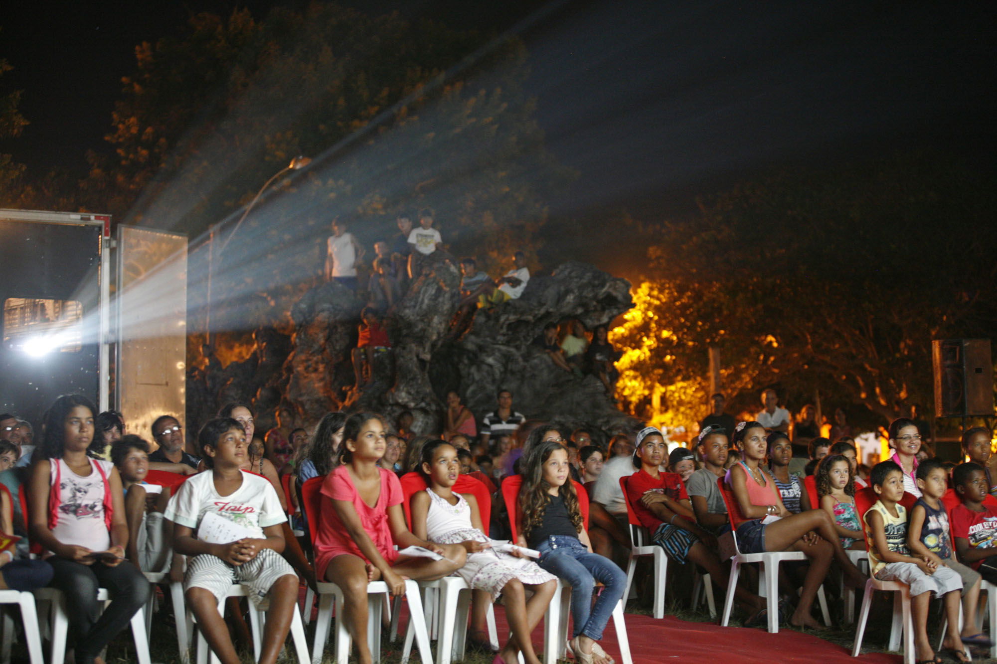 CINEMA NA PRAÇA